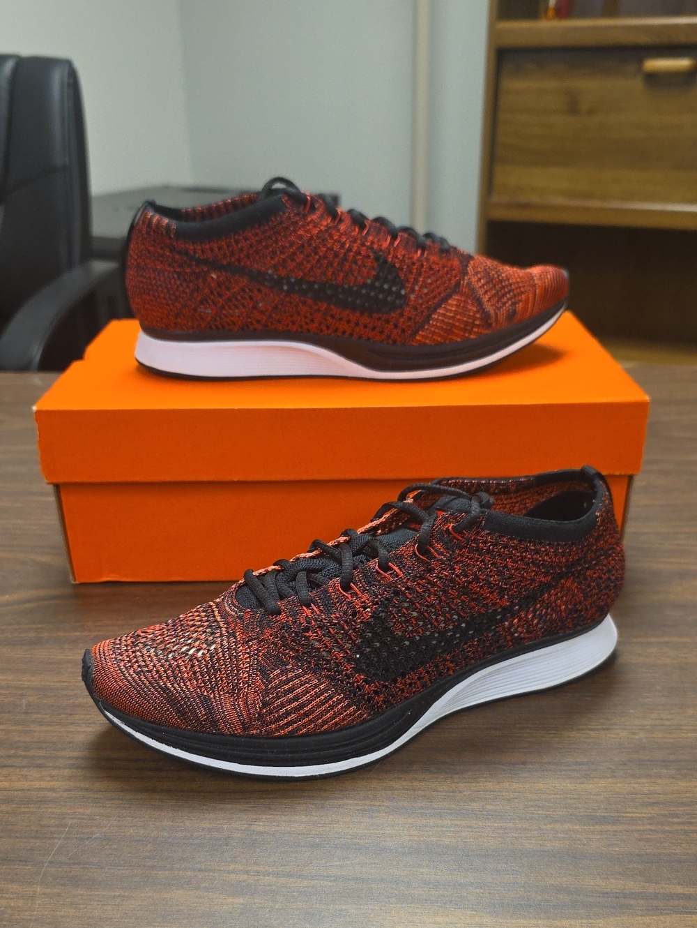 Nike FlyKnit Racer (2017) "University Red" 526628-608 Women's 10/Men's 8.5